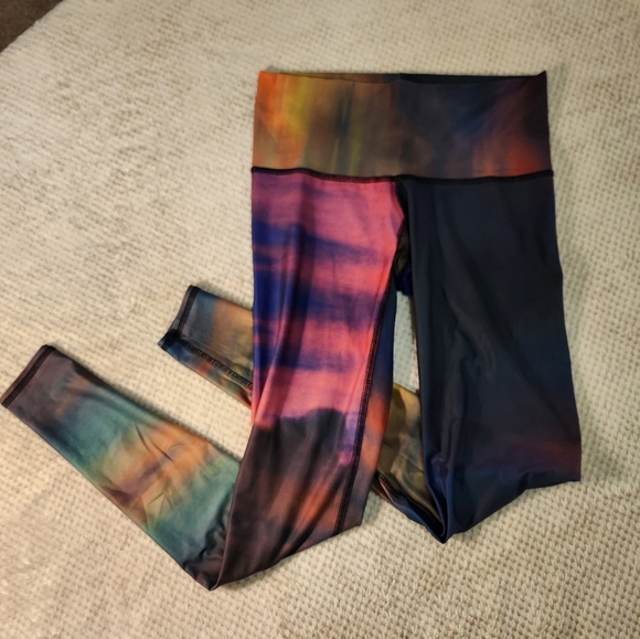 Teeki Yoga Leggings - Beautiful Sunset Print - comfortable like second skin - Picture 7 of 9